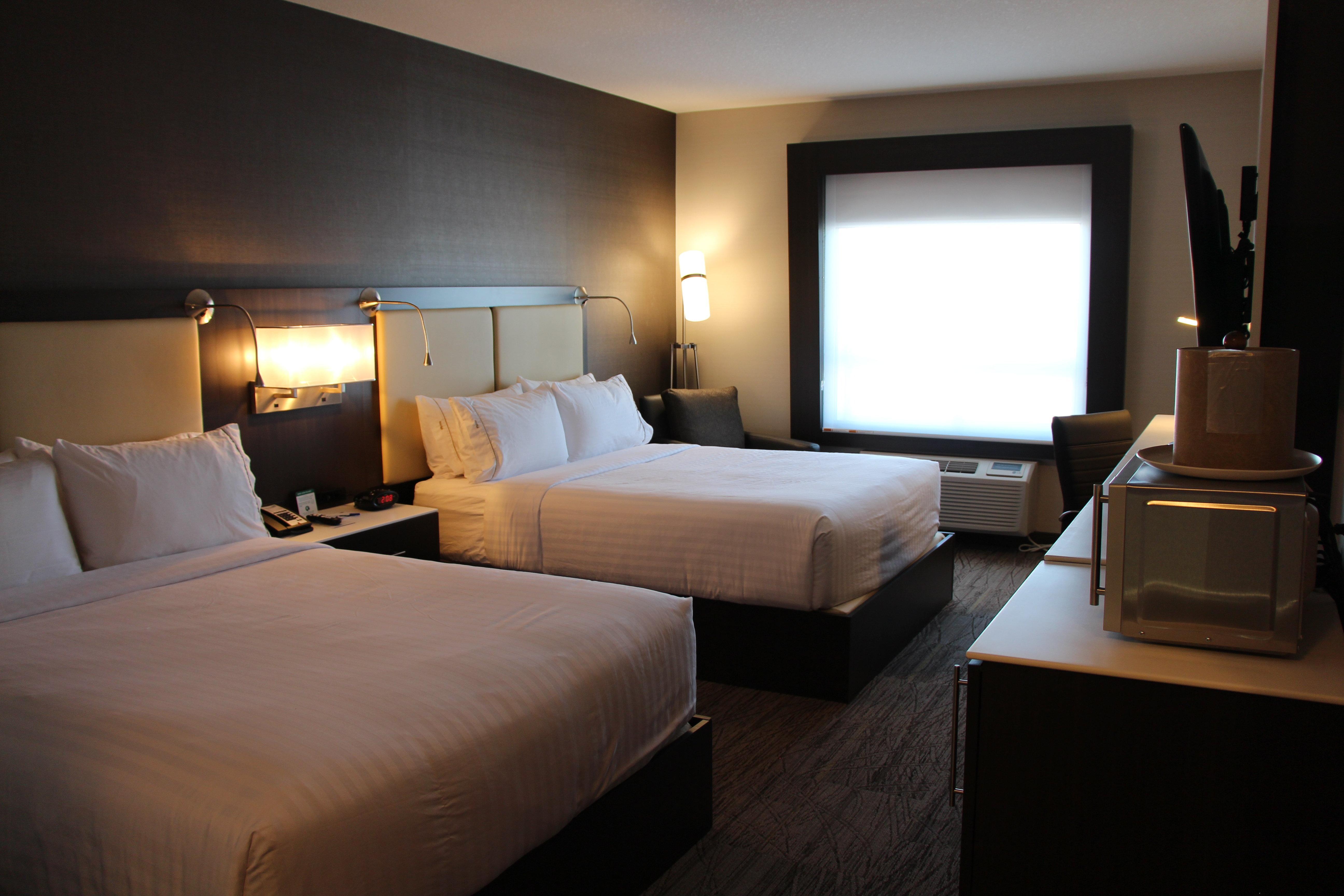 Holiday Inn Express & Suites Cold Lake By Ihg Exterior photo