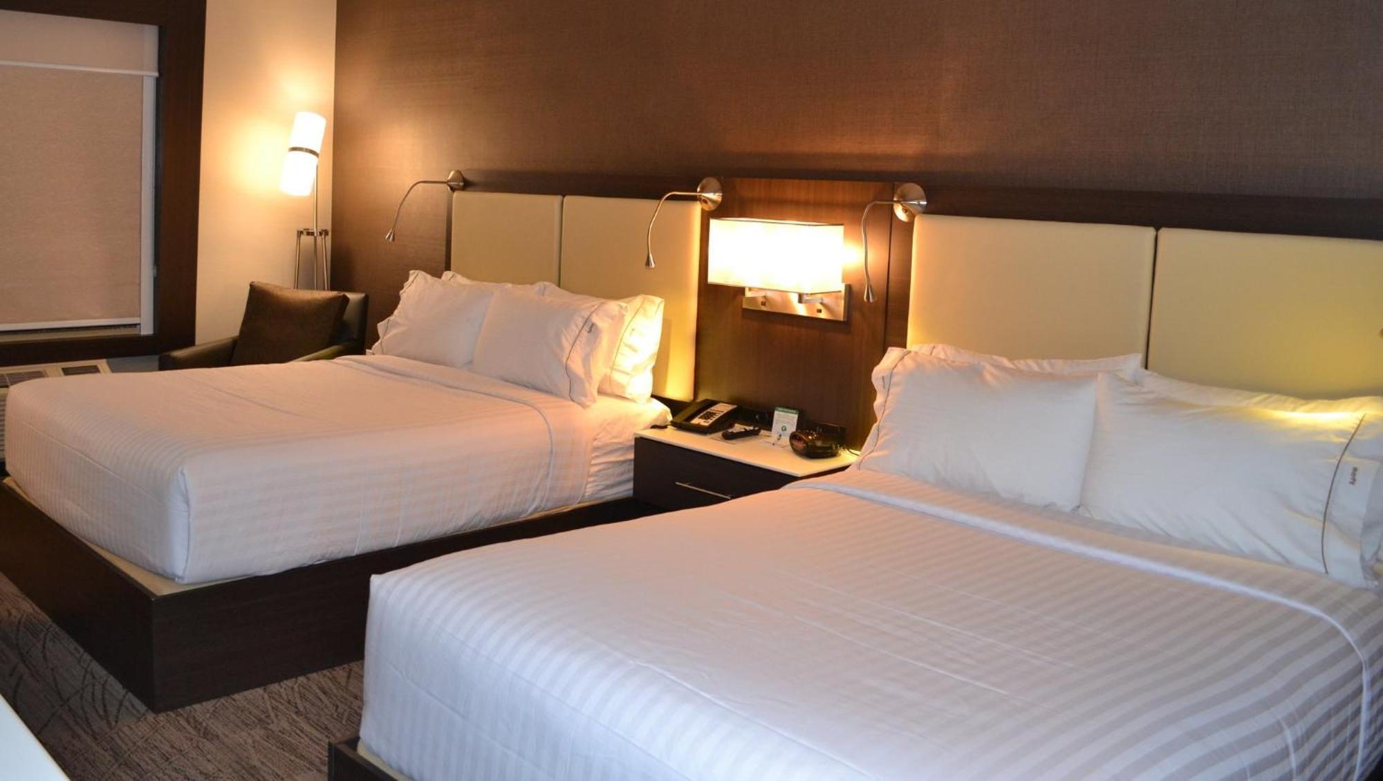 Holiday Inn Express & Suites Cold Lake By Ihg Exterior photo